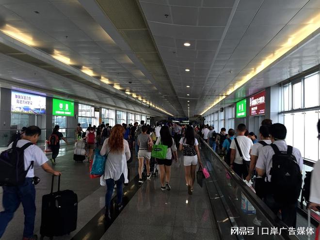 入境必经通道灯箱广告牌有哪些米乐体育M6直播平台福田口岸(图1)